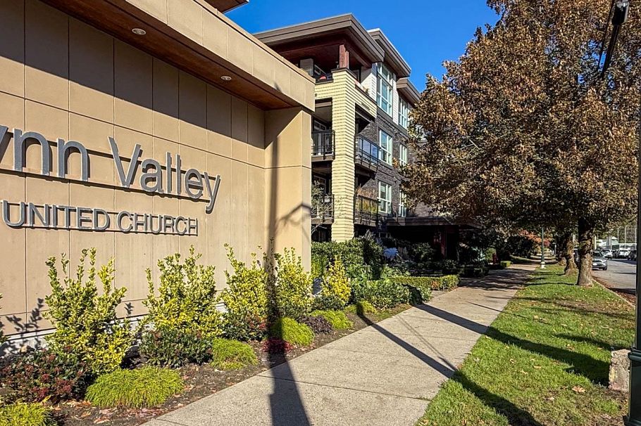 402 3205 MOUNTAIN, North Vancouver BC V7K 0A3 North Vancouver, BC - 3