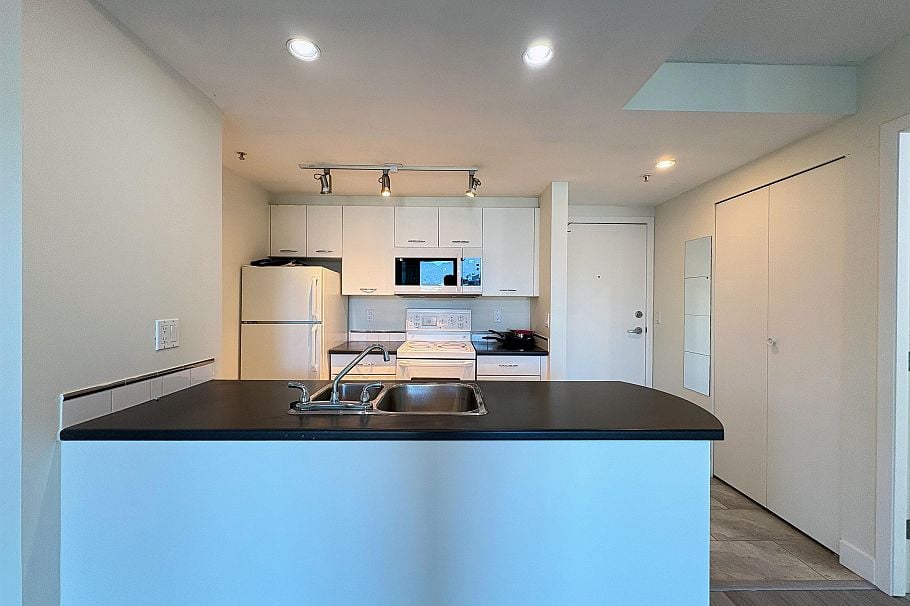 602 1331 W GEORGIA STREET, Vancouver BC V6E 4P1 Vancouver, BC - 2