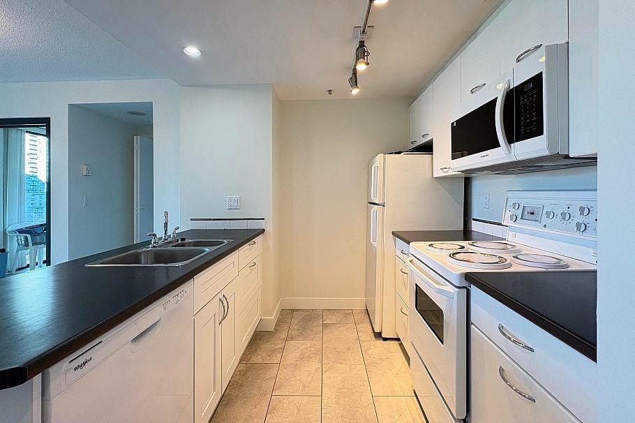 602 1331 W GEORGIA STREET, Vancouver BC V6E 4P1 Vancouver, BC - 3