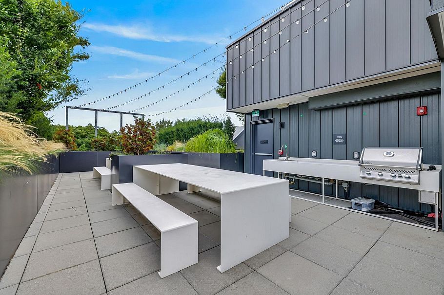 212 2520 Guelph Street Vancouver, BC - 23