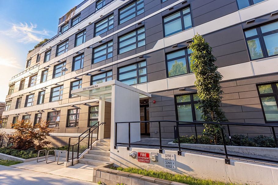 603 3264 Vanness Street Vancouver, BC - 2
