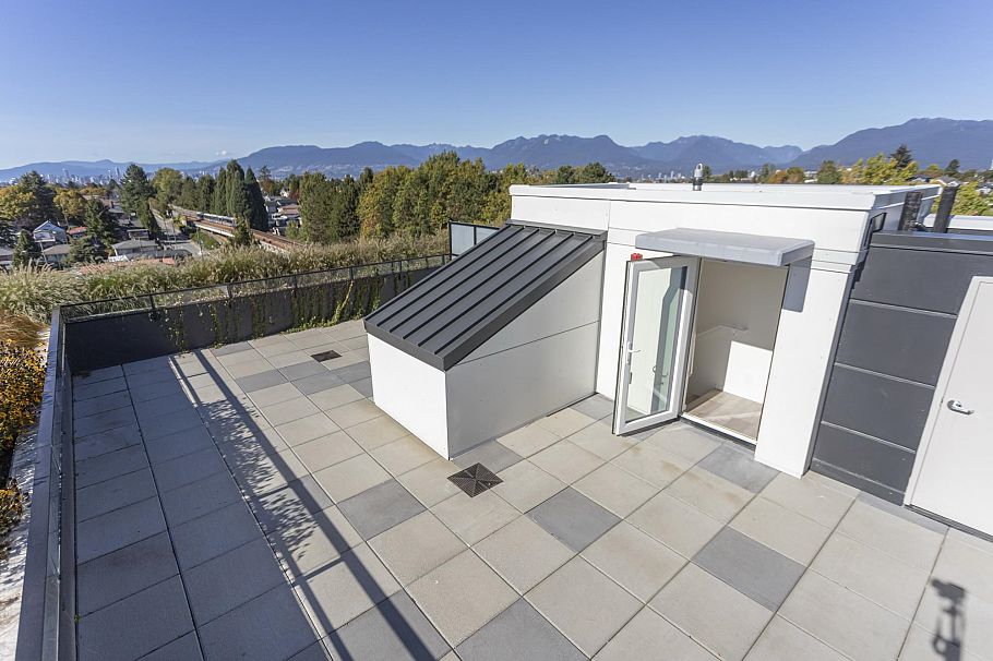 603 3264 Vanness Street Vancouver, BC - 25