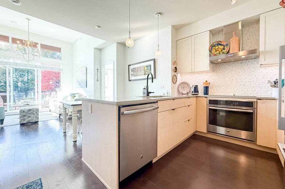 402 3205 MOUNTAIN, North Vancouver BC V7K 0A3 North Vancouver, BC - 10