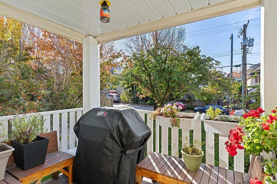 204 1623 E 2nd Avenue Vancouver, BC - 4