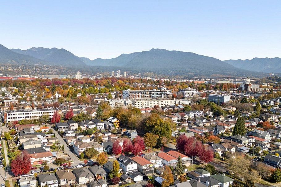 850 Nanaimo Street Vancouver, BC - 28