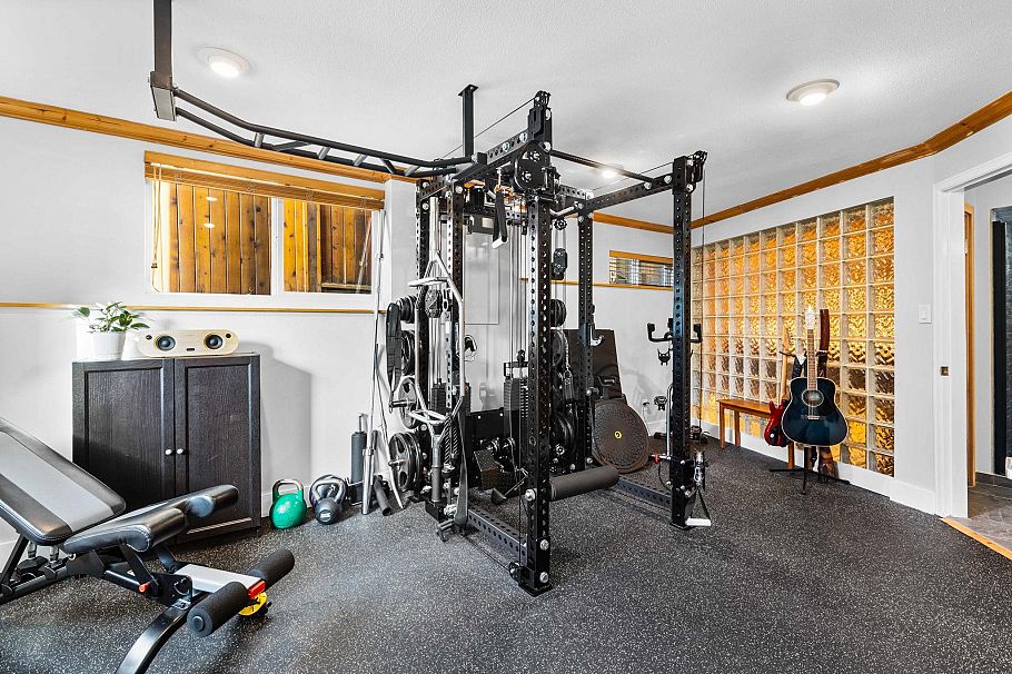 1417 Jones Avenue North Vancouver, BC - 20