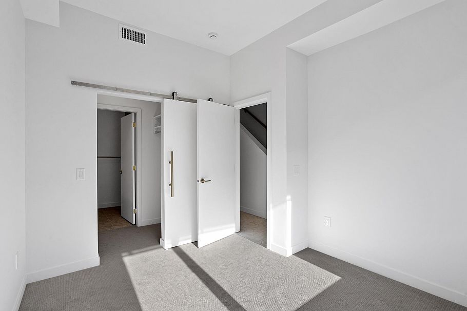 234 602 E 2nd Street North Vancouver, BC - 16