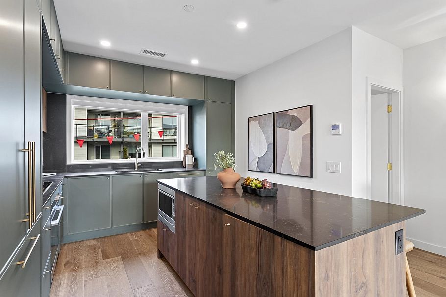 235 602 E 2nd Street North Vancouver, BC - 5