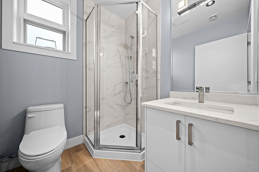 2 2557 W King Edward Avenue Vancouver, BC - 12