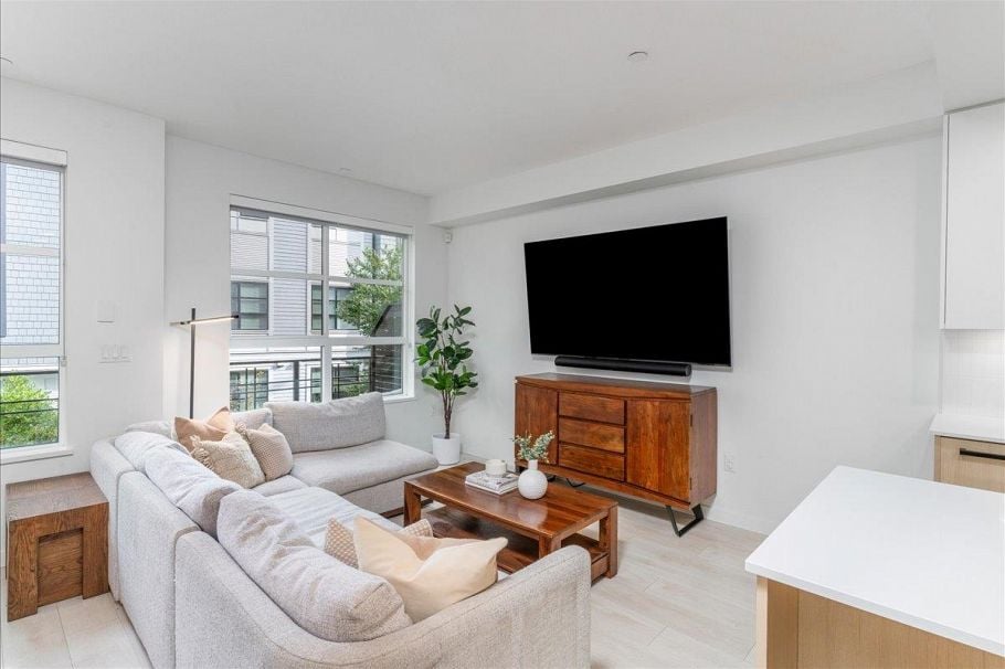 218 2045 Heritage Park Lane North Vancouver, BC - 5