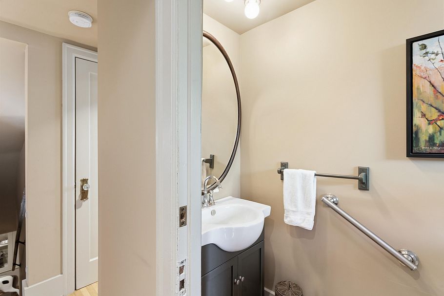 1971 W 36th Avenue Vancouver, BC - 11