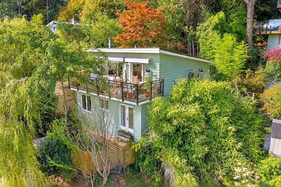 2787 Panorama Drive North Vancouver, BC - 1