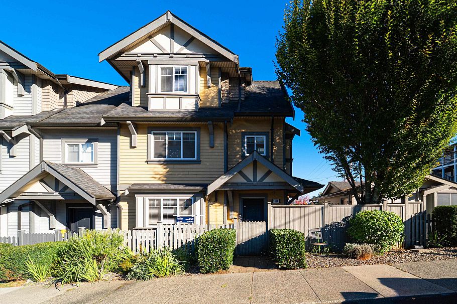 2418 St. Catherines Street Vancouver, BC - 1