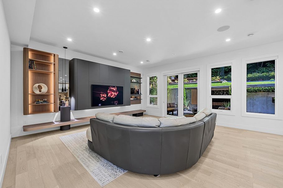 4324 Glencanyon Drive North Vancouver, BC - 21