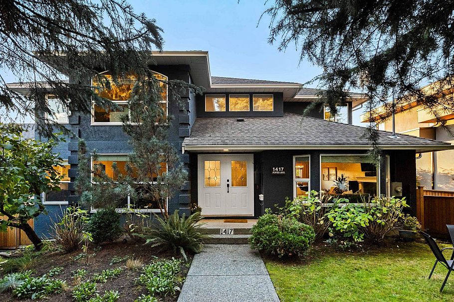 1417 Jones Avenue North Vancouver, BC - 1