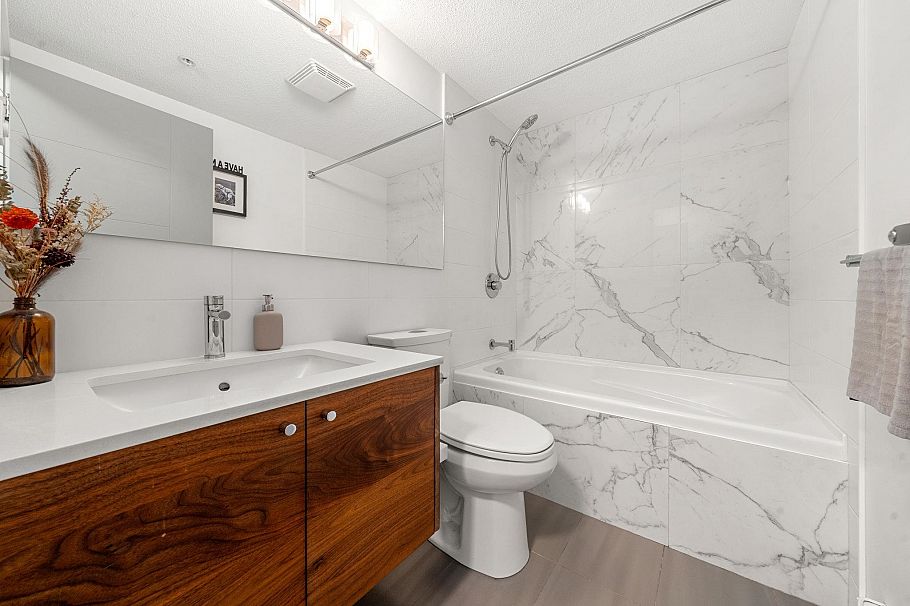 404 124 W 3rd Street North Vancouver, BC - 9