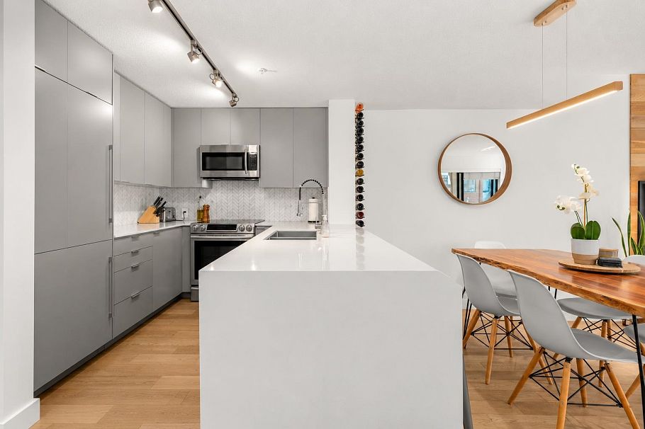 404 124 W 3rd Street North Vancouver, BC - 17