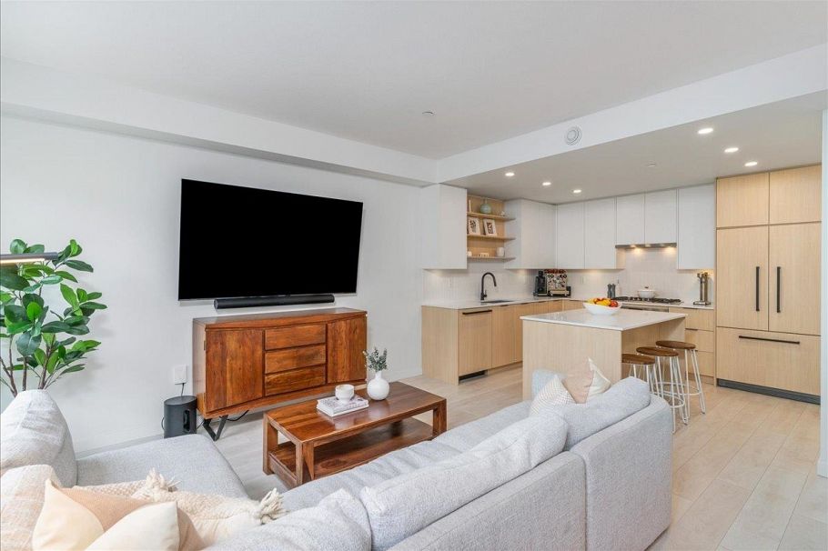 218 2045 Heritage Park Lane North Vancouver, BC - 3