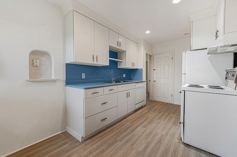3039 W 20th Avenue Vancouver, BC - 11