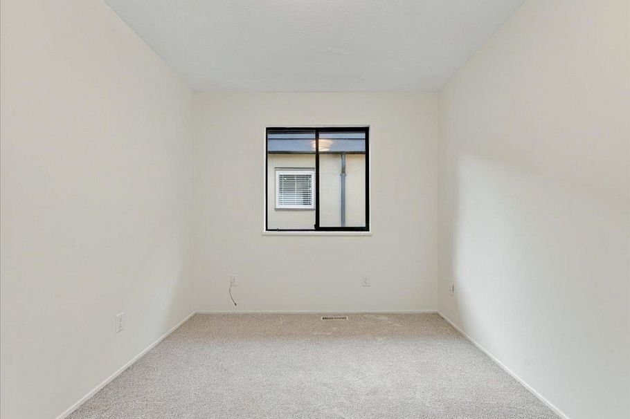 240 E 18th Street North Vancouver, BC - 20