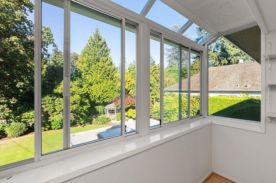 1537 W 40th Avenue Vancouver, BC - 33