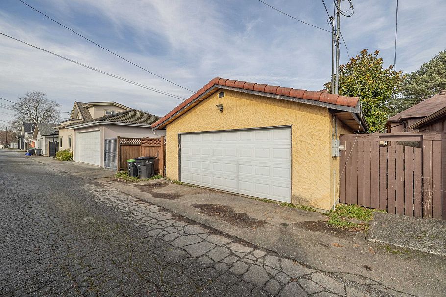 2638 Charles Street Vancouver, BC - 21