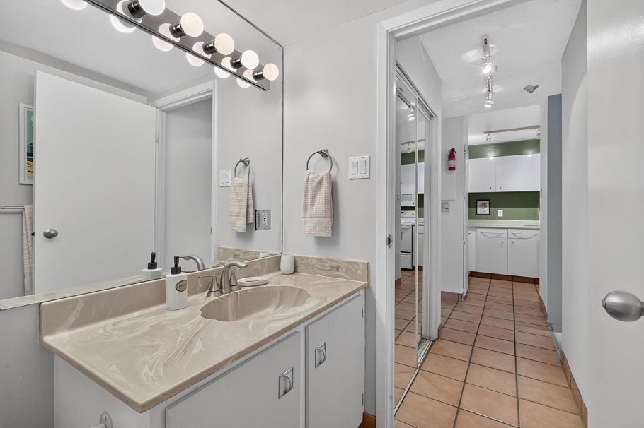 203 1080 Broughton Street Vancouver, BC - 22
