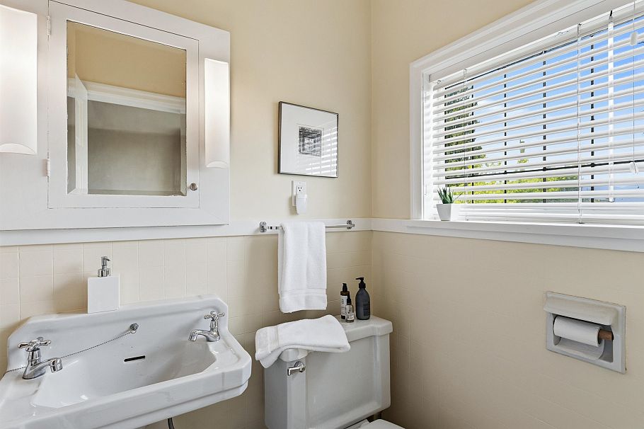 1971 W 36th Avenue Vancouver, BC - 17
