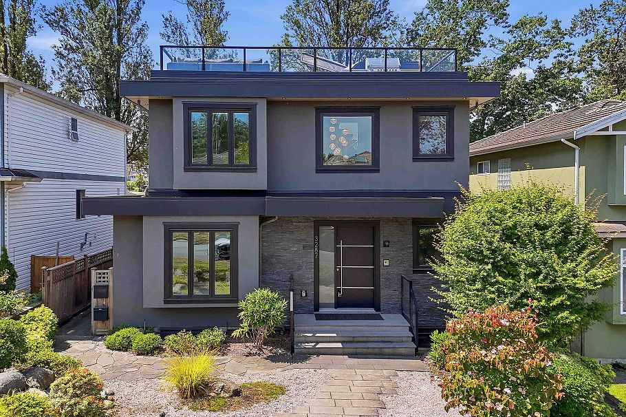 3287 Matapan Crescent Vancouver, BC - 2