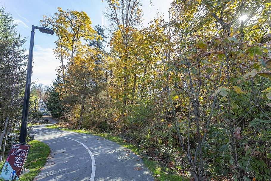 234 602 E 2nd Street North Vancouver, BC - 25