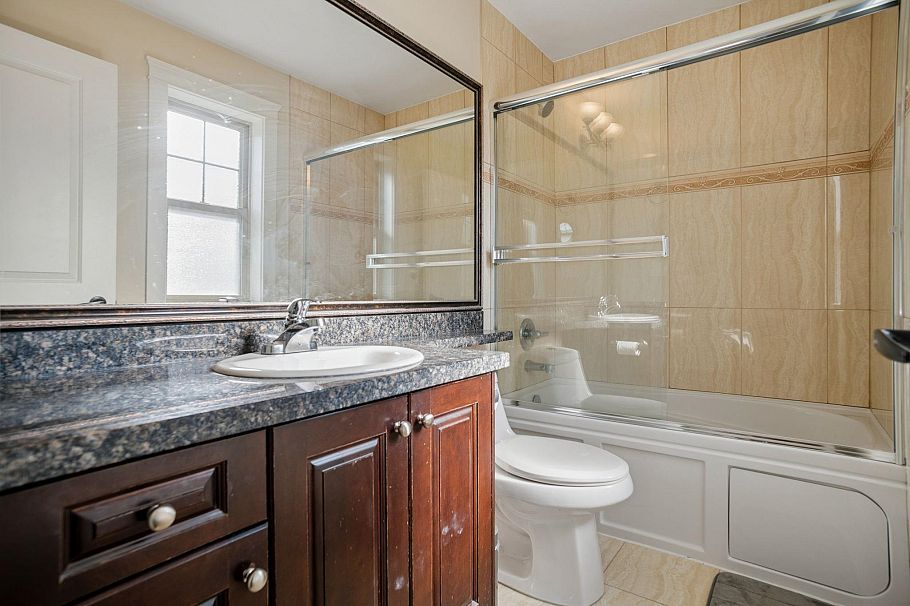 768 E 11th Avenue Vancouver, BC - 24
