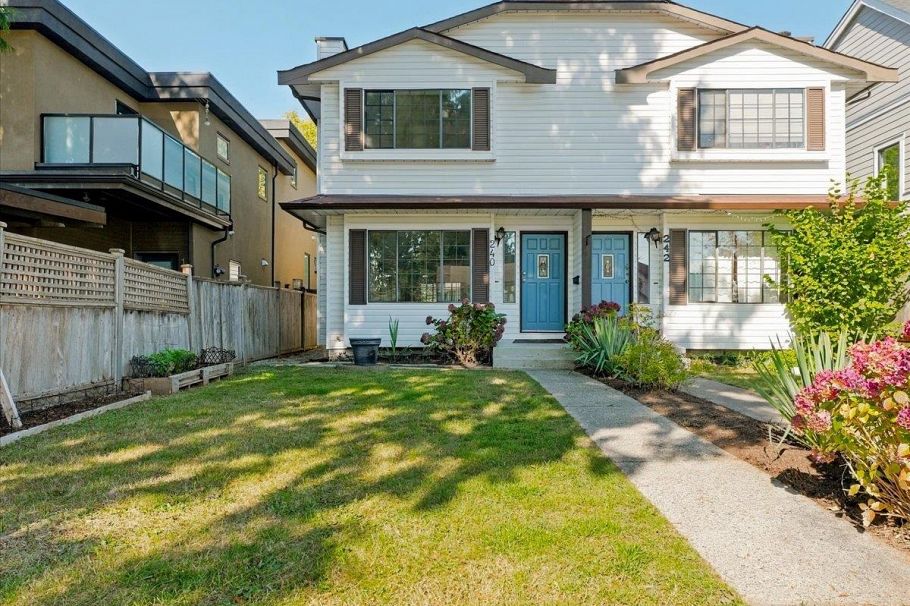 240 E 18th Street North Vancouver, BC - 29