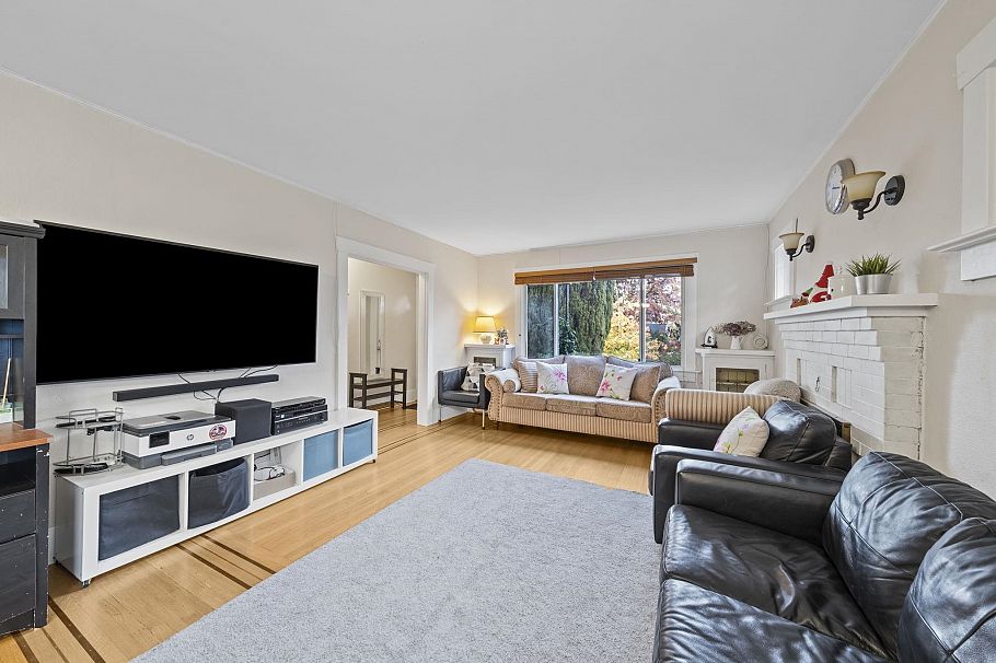 3588 W King Edward Avenue Vancouver, BC - 4