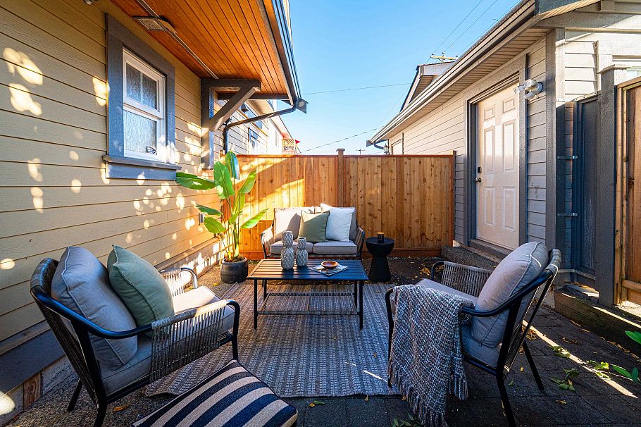 2418 St. Catherines Street Vancouver, BC - 5