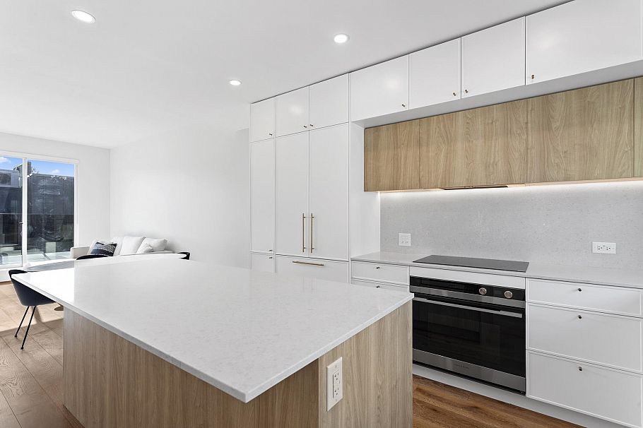 234 602 E 2nd Street North Vancouver, BC - 4