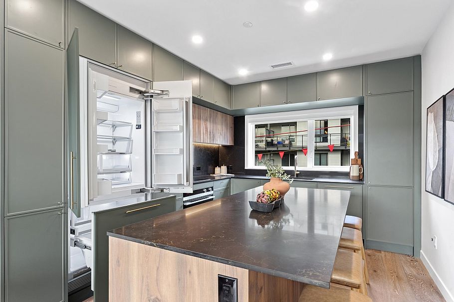 235 602 E 2nd Street North Vancouver, BC - 4