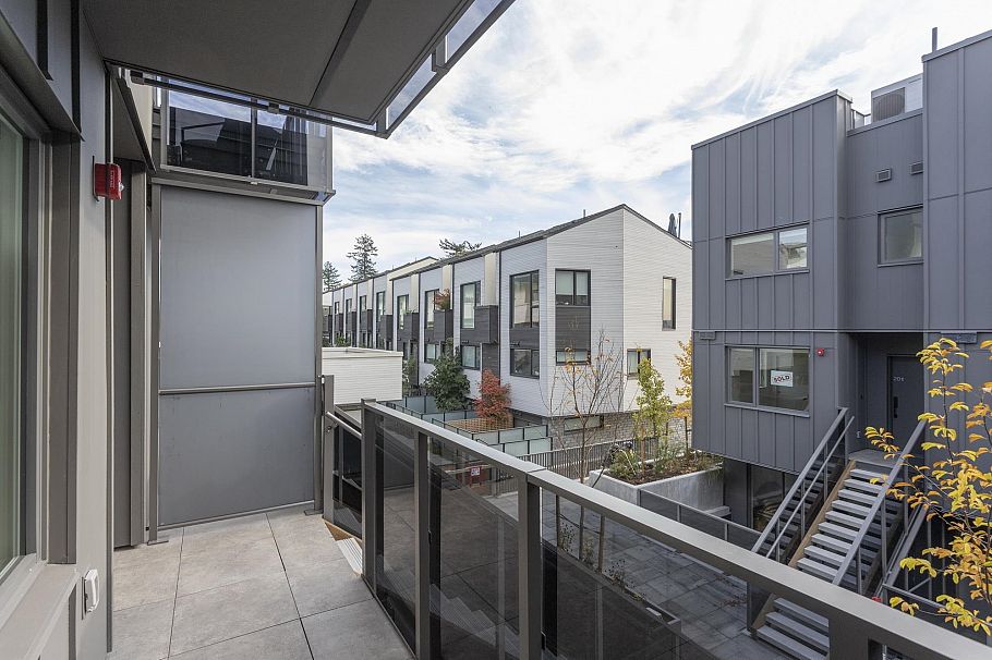 235 602 E 2nd Street North Vancouver, BC - 34