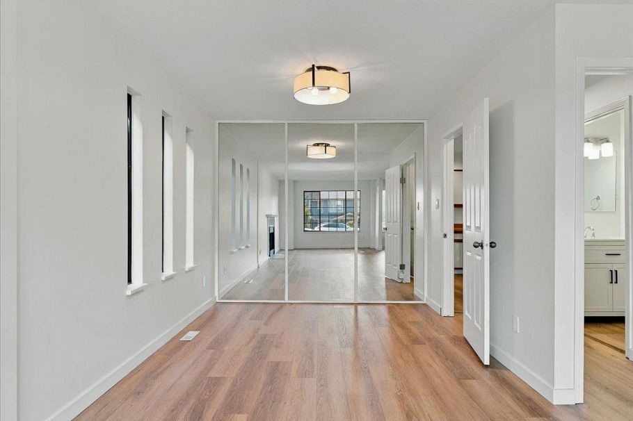 240 E 18th Street North Vancouver, BC - 7