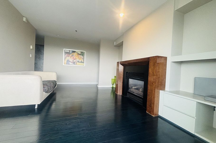 1100 5890 Balsam Street Vancouver, BC - 1