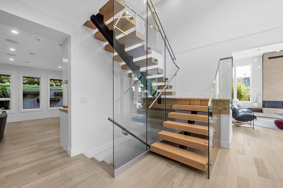 4324 Glencanyon Drive North Vancouver, BC - 14