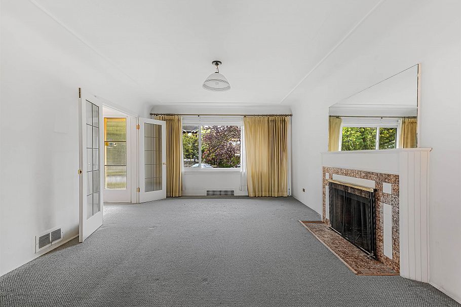 3039 W 20th Avenue Vancouver, BC - 3