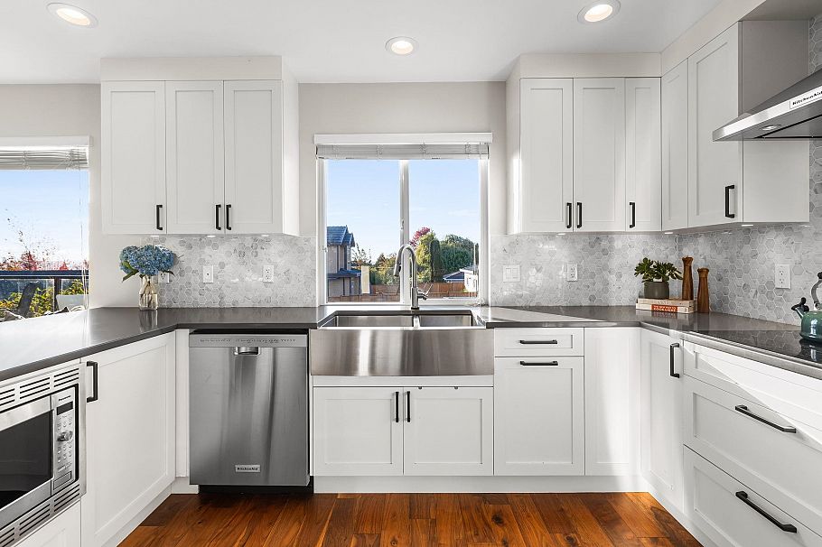 1417 Jones Avenue North Vancouver, BC - 8