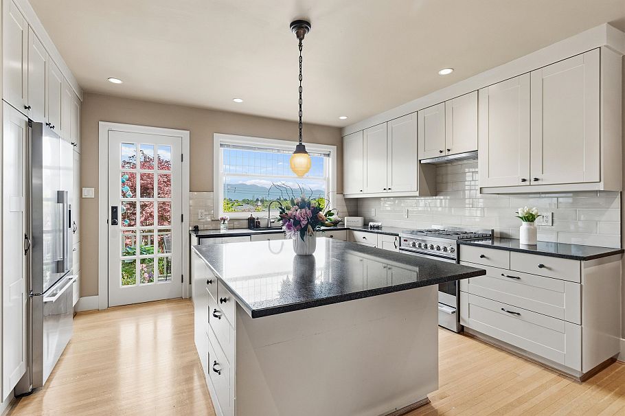 1971 W 36th Avenue Vancouver, BC - 7