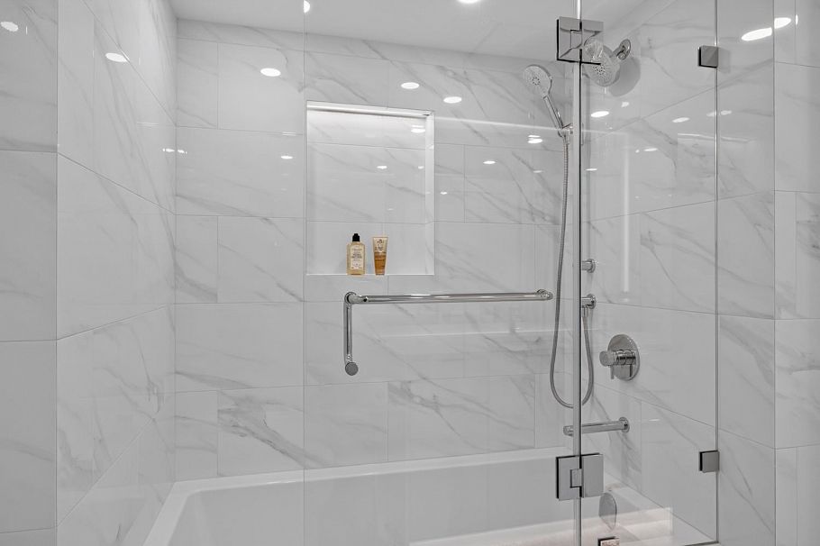 903 995 Roche Point Drive North Vancouver, BC - 23