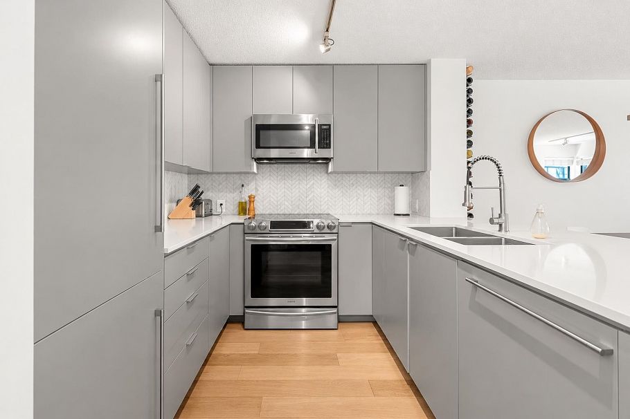 404 124 W 3rd Street North Vancouver, BC - 5