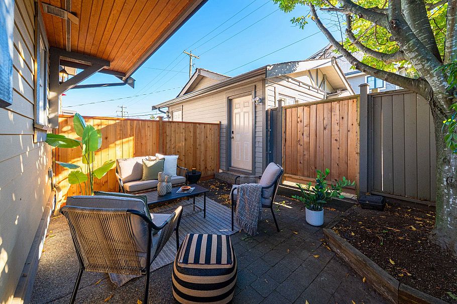 2418 St. Catherines Street Vancouver, BC - 4