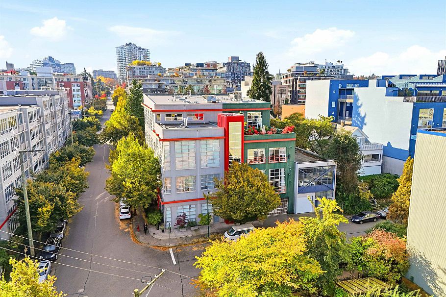 307 272 E 4th Avenue Vancouver, BC - 6