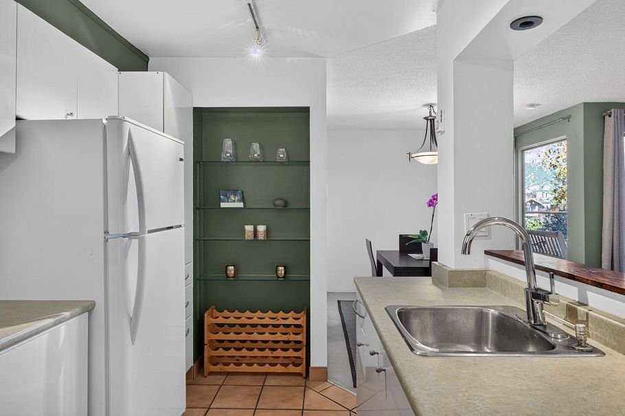 203 1080 Broughton Street Vancouver, BC - 11