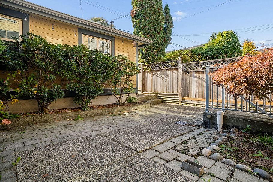 768 E 11th Avenue Vancouver, BC - 29