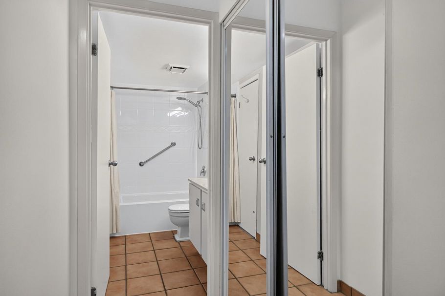 203 1080 Broughton Street Vancouver, BC - 21